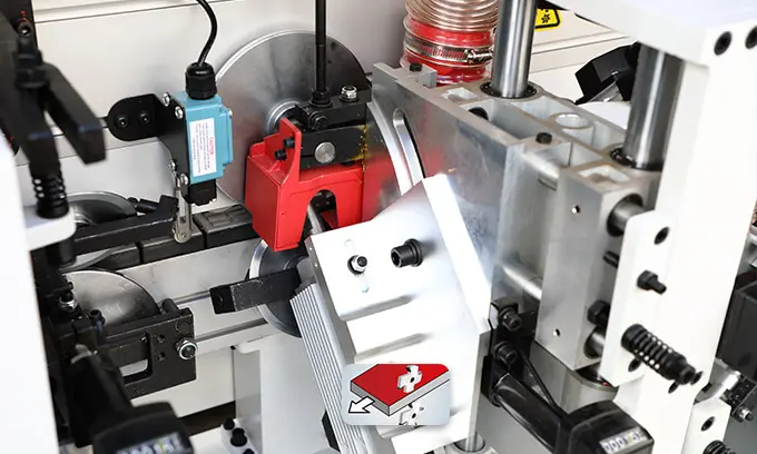 لبه چسبان HH-504